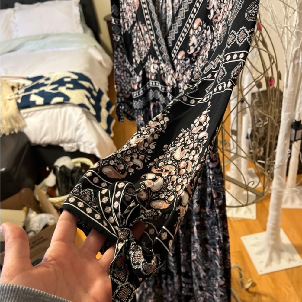 Chic Black and White Maxi Dress - Picture 3 of 5